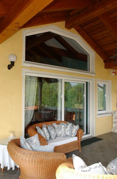VILLECASE04.jpg